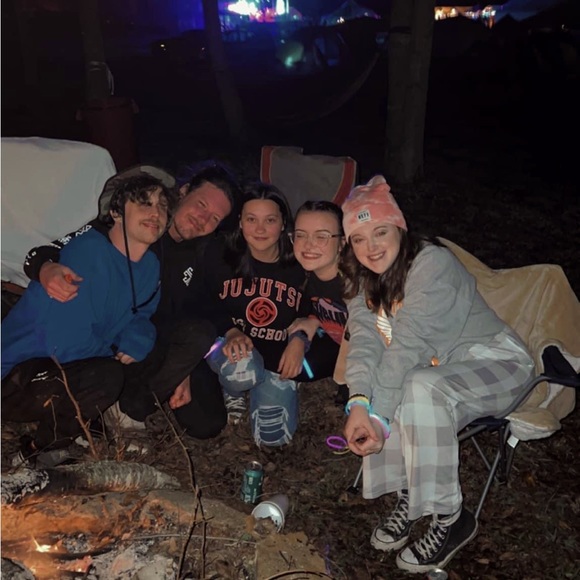 Meet your Posher, Chloe - Picture 3 of 6